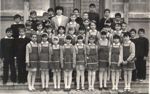 Elevi in uniforme cumunism